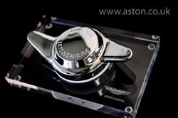 Aston Martin Display Wheelspinner - Paperweight - 700527