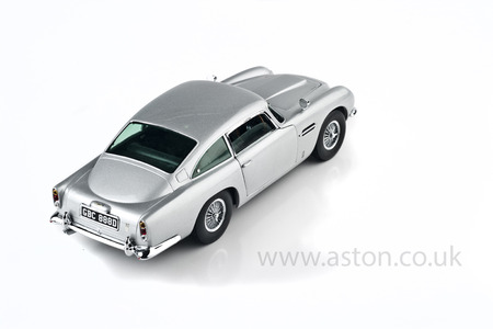 Aston Martin DB5 Silver Grey Model, 1:18 Scale - SUNH1005