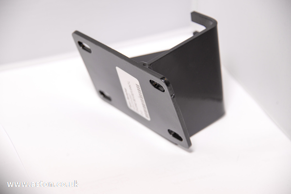 ENGINE BEARER BRKT-L - 025-010-0007