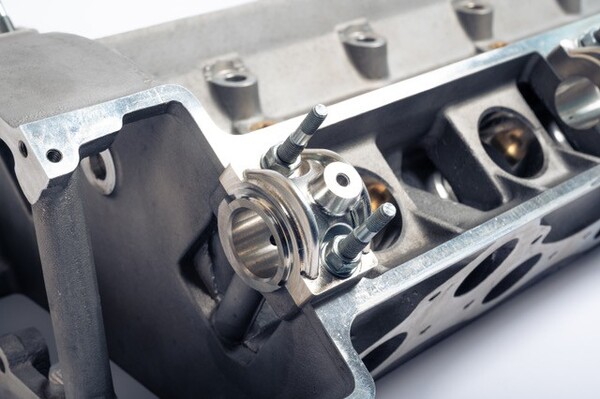 DB4,DB5,DB6 AND DBS6 CYLINDER HEAD - 048-006-0111AW