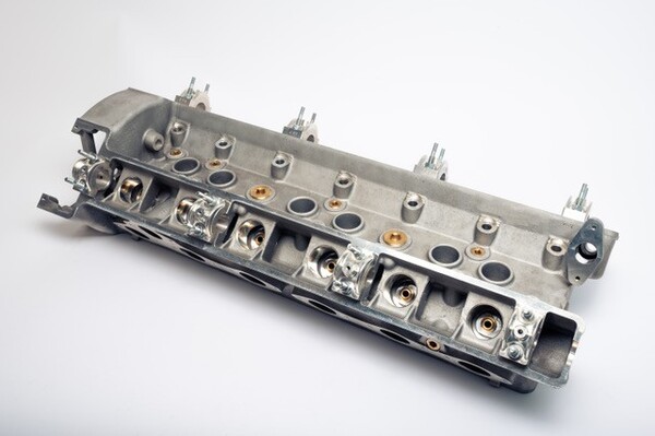 DB4,DB5,DB6 AND DBS6 CYLINDER HEAD - 048-006-0111AW