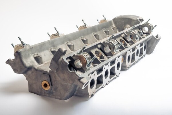 DB4,DB5,DB6 AND DBS6 CYLINDER HEAD - 048-006-0111AW