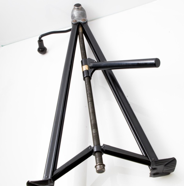 GENUINE DB4 SIDE JACK - 020-040-0130