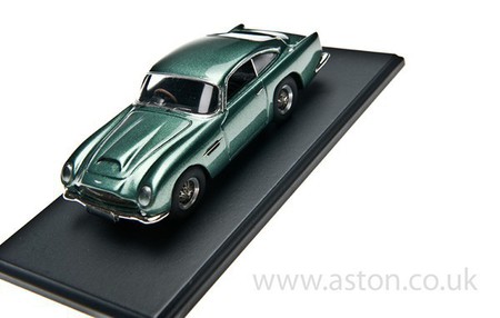 Ready Built 1:43 Scale Models - AWCL1