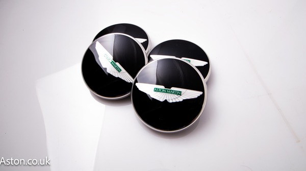 BLACK/GREEN BADGE-WHL CENTRE(4) - HY53-1A096-AA-PK