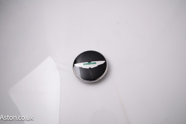 BLACK/GREEN BADGE-WHL CENTRE(4) - HY53-1A096-AA-PK