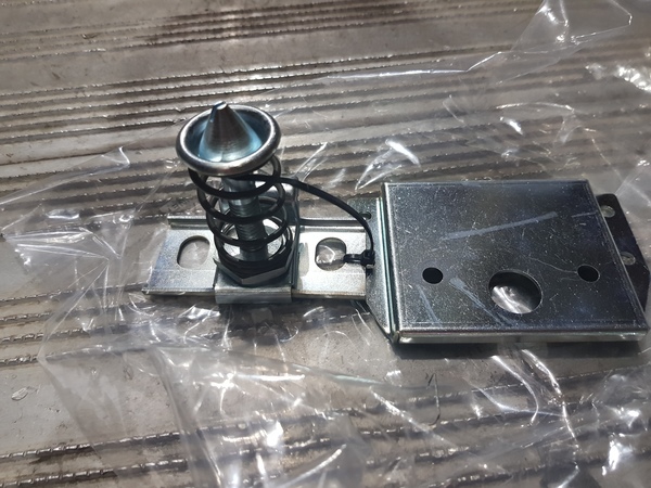 BONNET CATCH STRIKER - 031-004-0005