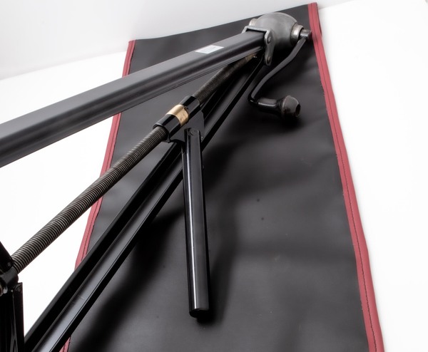 GENUINE DB4 SIDE JACK - 020-040-0130