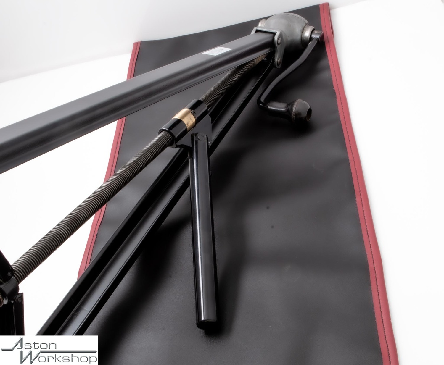 GENUINE DB4 SIDE JACK