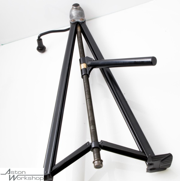 GENUINE DB4 SIDE JACK - 020-040-0130