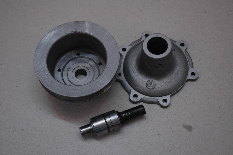 DB2/4 MKIII Water Pump Body & Pulley