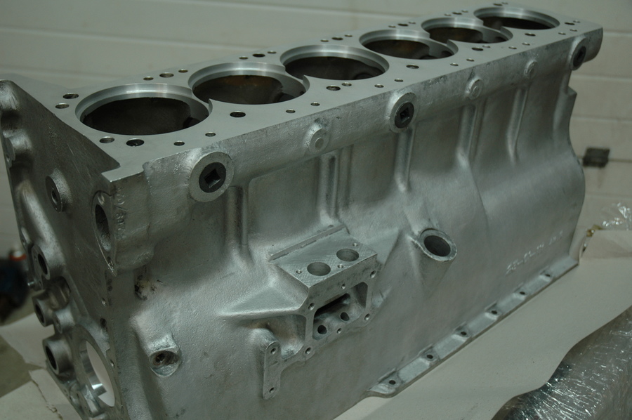 DB4 Cylinder Block Assembly.