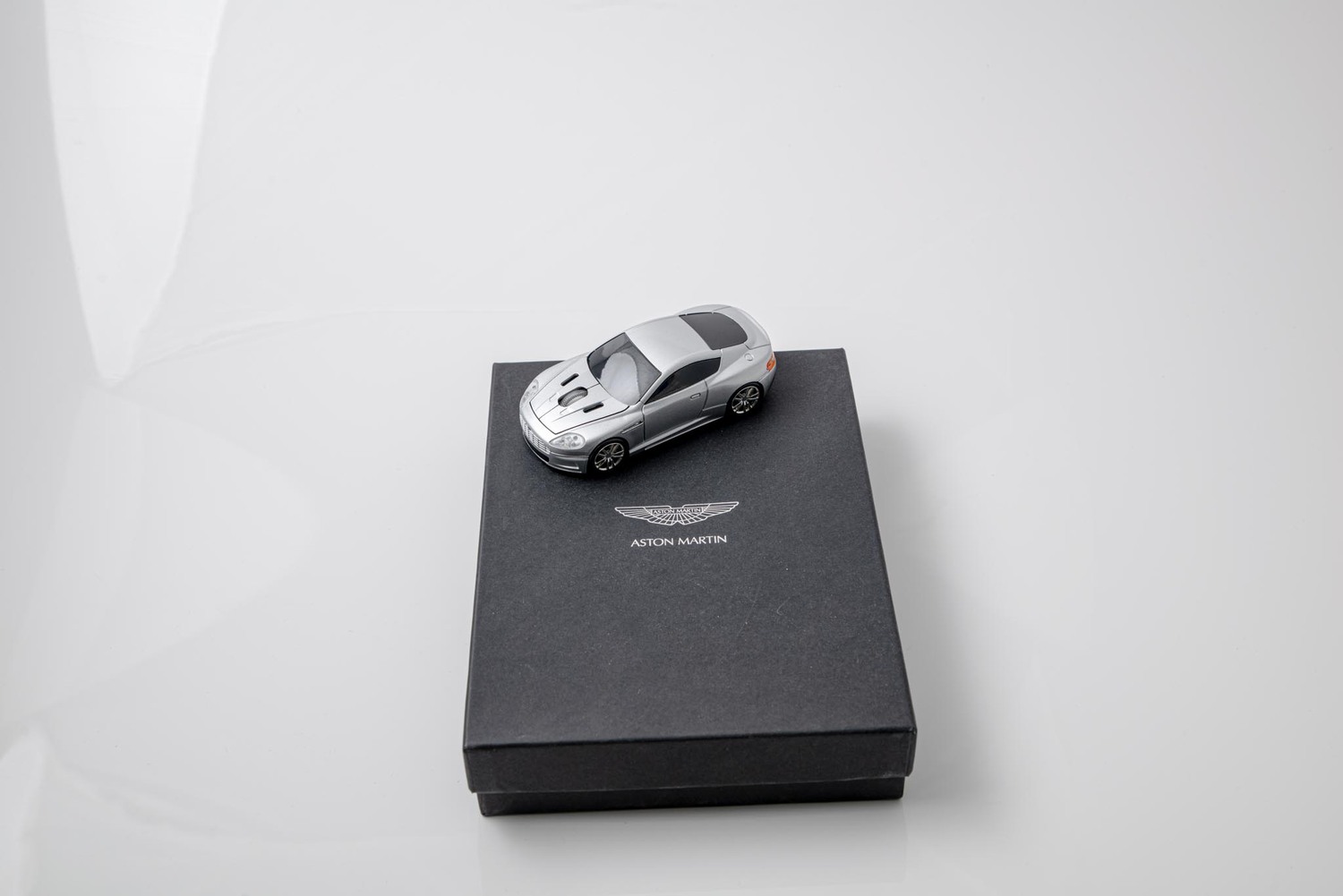 Aston Martin DBS Inspired Silver Wireless Mouse