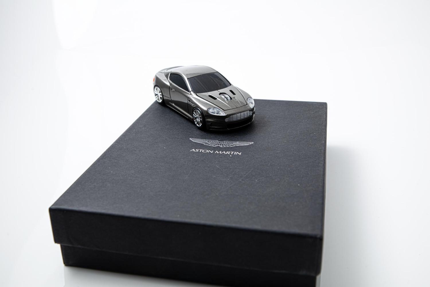 Aston Martin DBS Inspired Grey Wireless Mouse