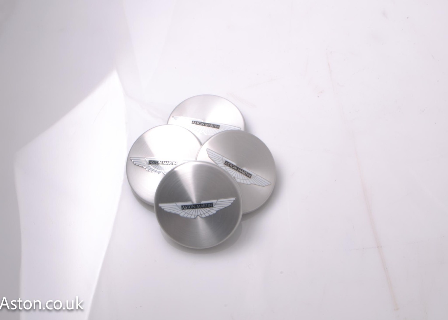 SILVER/BLACK BADGE-WHL CENTRE(4)