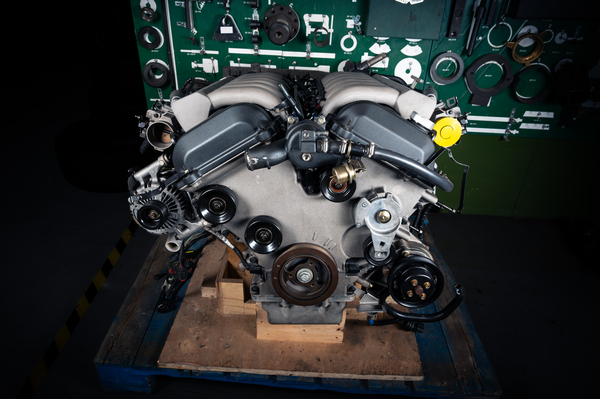 V12 AM11 VANQUISH ENGINE - CD33-6007-AA-REMAN